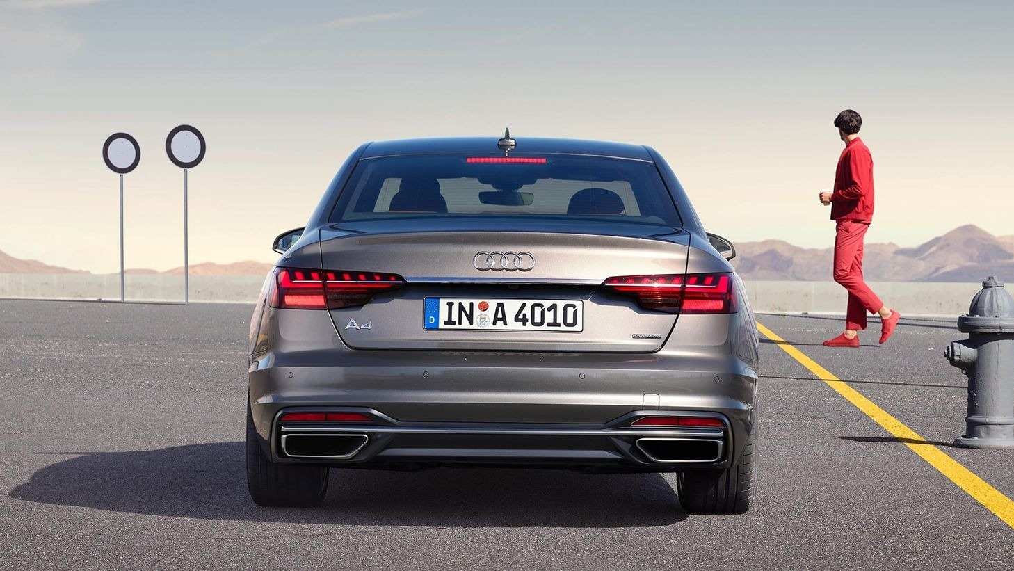 Đuôi xe audi a4 2025
