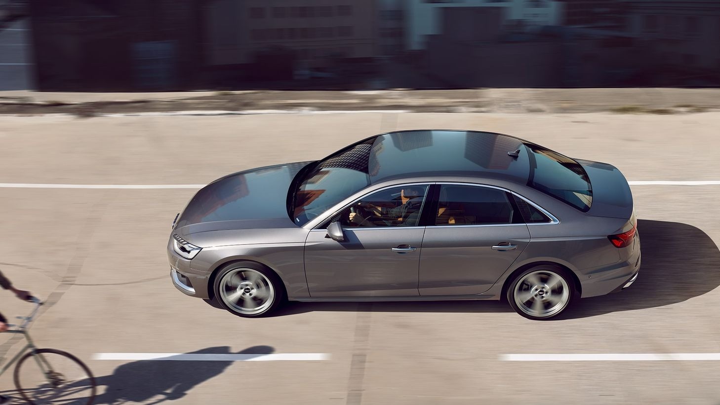 Thân xe Audi A4  có sự đổi mới, gân guốc và trẻ trung hơn