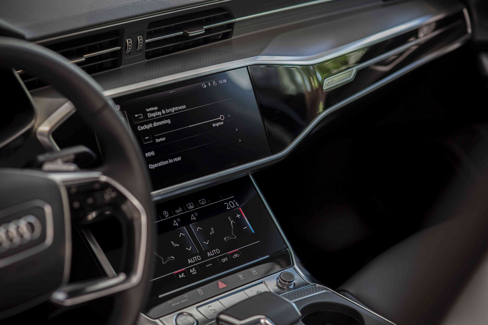 Audi A6 2023 tiếp tục được trang bị màn hình trung tâm MMI mới mang xu hướng tương lai