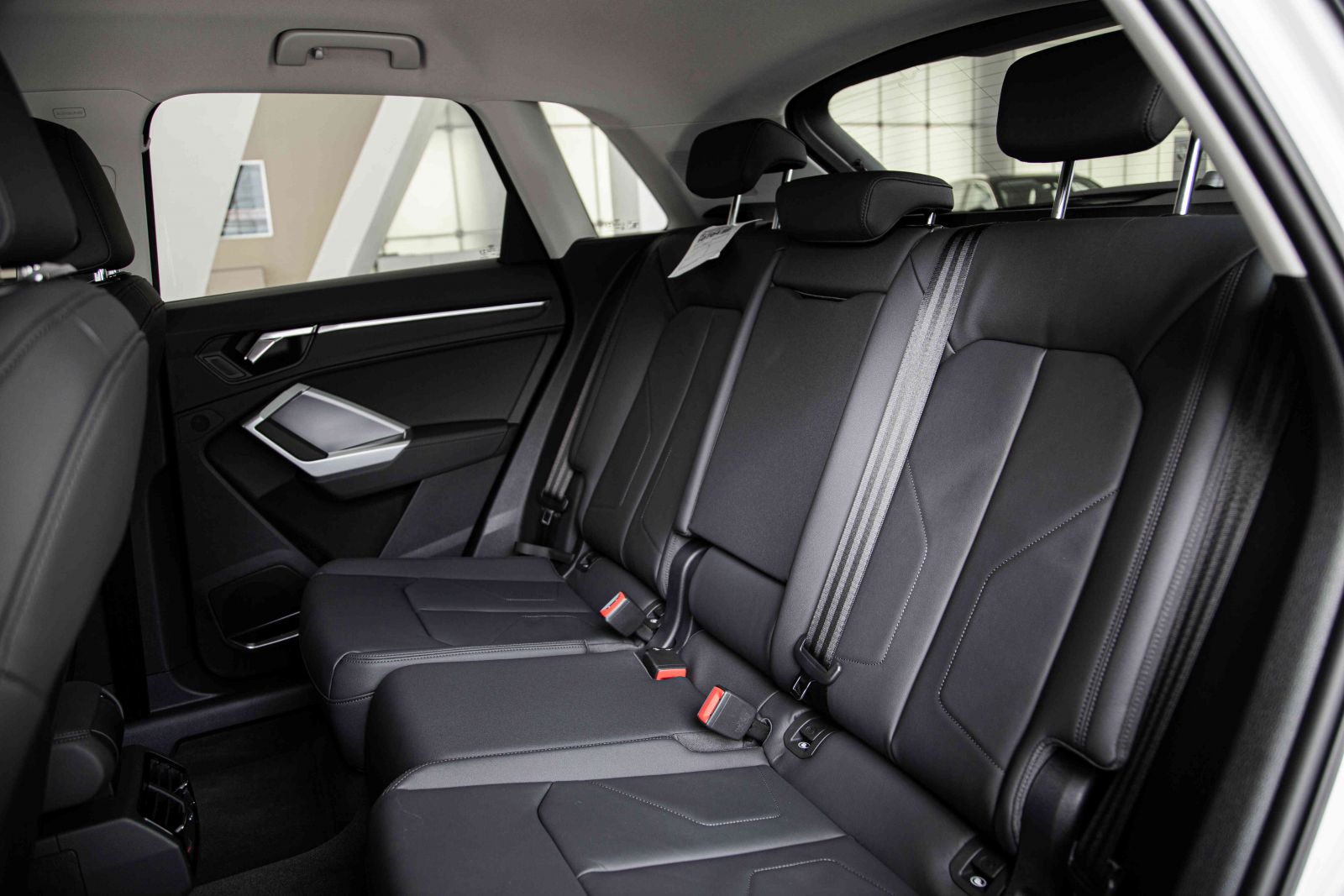 Hàng ghế thứ 2 trên Audi Q3 2023