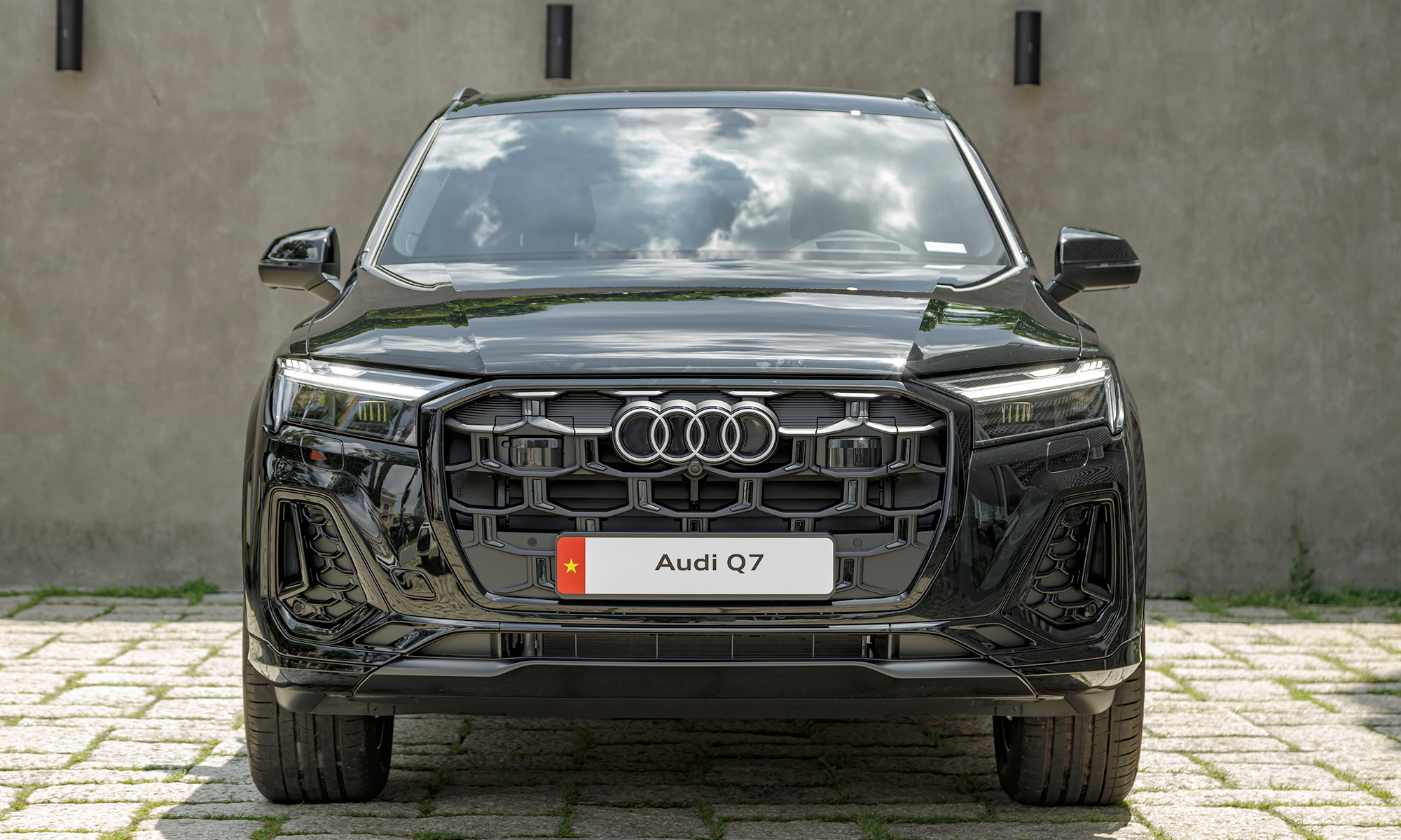 Audi Q7 phiên bản mới lần đầu về Việt Nam, giá từ 3,59 tỷ đồng. 