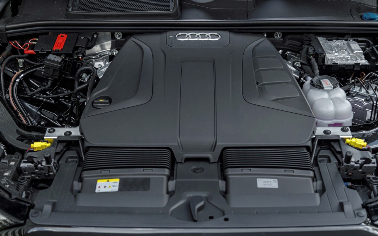 Audi Q7 2024 mang “trái tim” là khối động cơ tăng áp bằng khí xả 2.0L, 4 xy-lanh thẳng hàng