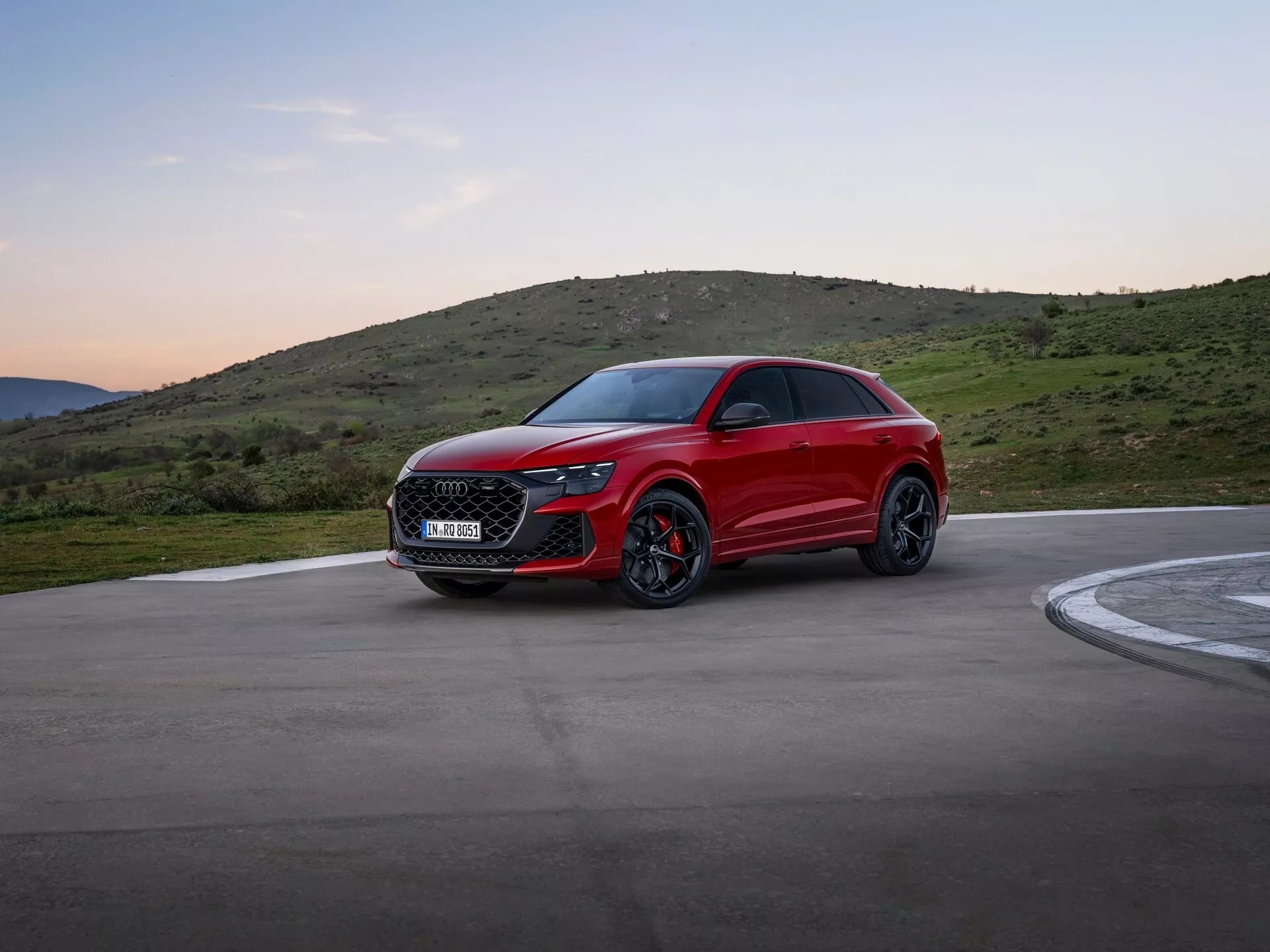 Audi RS Q8 2025 ra mắt: SUV mạnh nhất của hãng, chưa bán đã kịp lập kỷ lục này- Ảnh 1