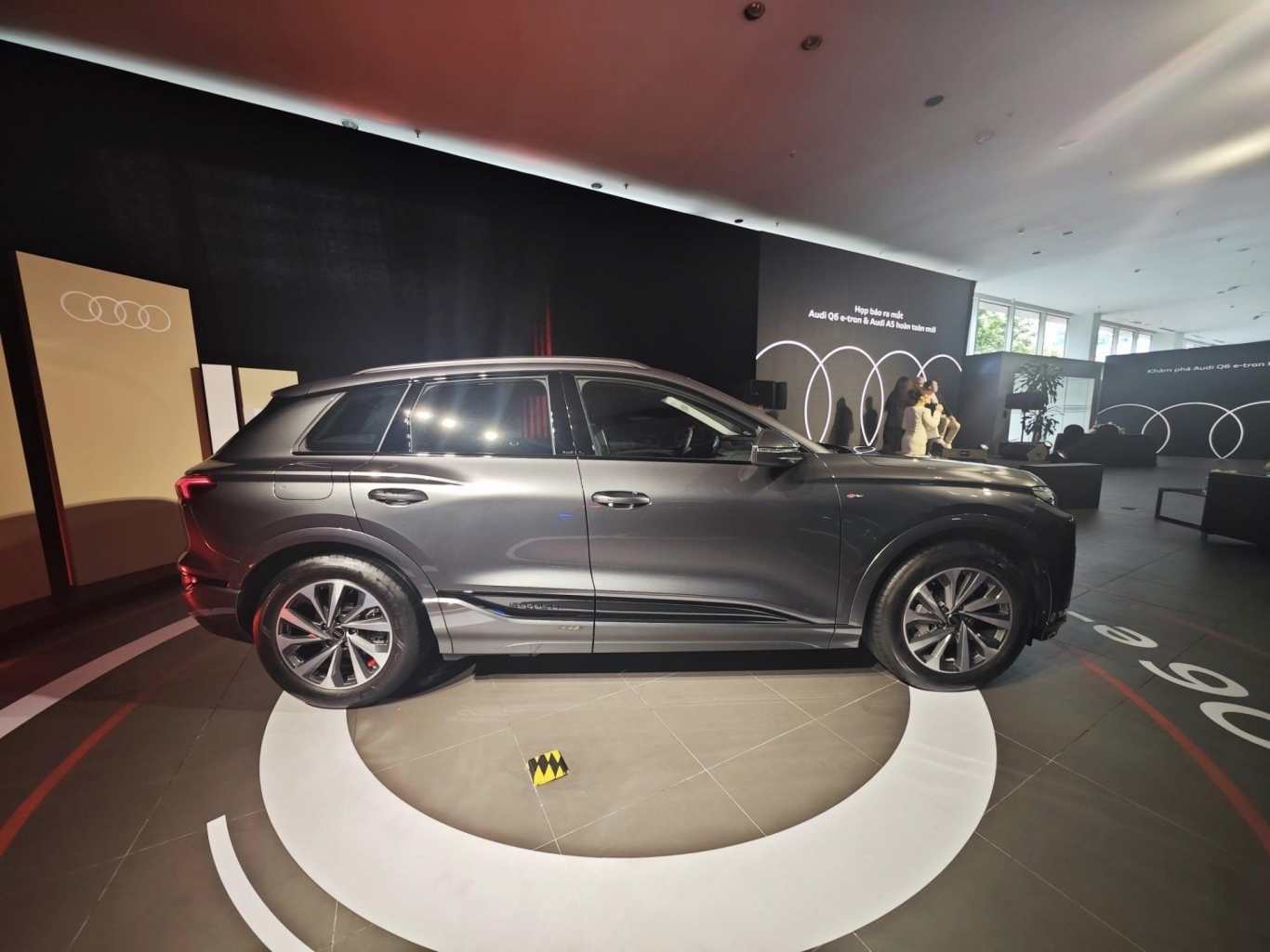 Audi Q6 e-tron 14